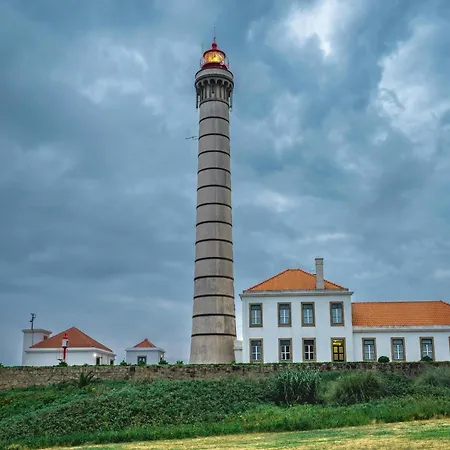 Charming Studio, Ideal For Smaller Groups