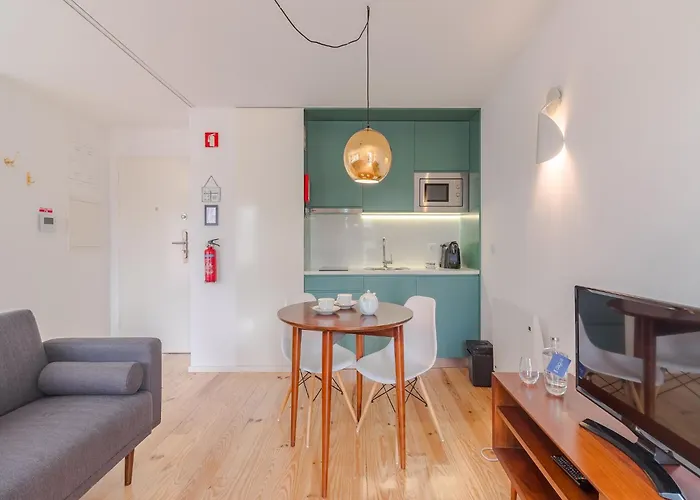 Charming Studio, Ideal For Smaller Groups 아파트 포르투