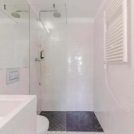 דירה Charming Studio, Ideal For Smaller Groups