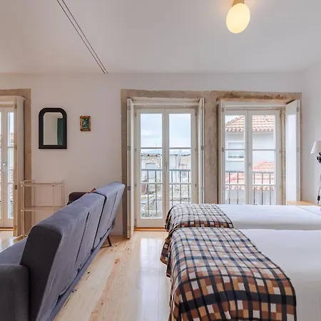 Charming Studio, Ideal For Smaller Groups * Oporto