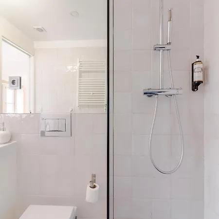 Apartment Charming Studio, Ideal For Smaller Groups Porto